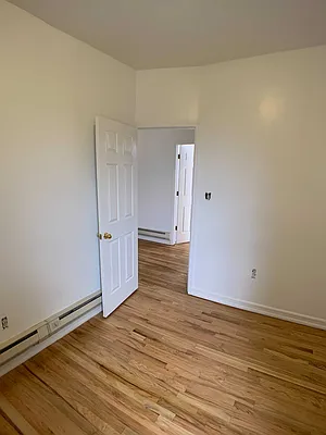 Rented by Cargon Realty | media 18