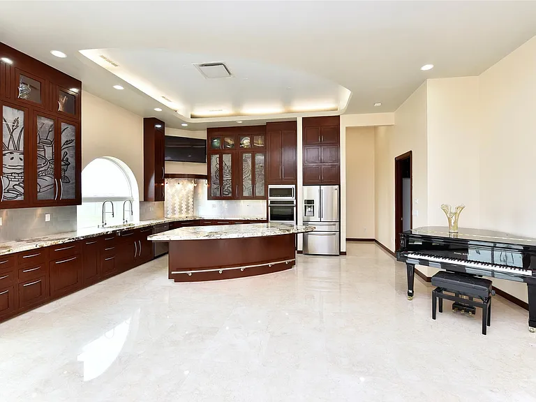 6602 Rohan Rd — Photo 13