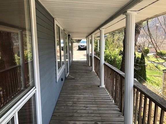 5th image of 413 Hill St