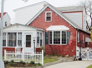 25609 83rd Ave, Glen Oaks, NY 11004