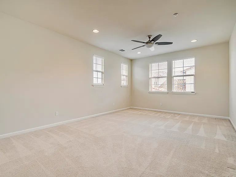 5266 Fioli Loop — Photo 16