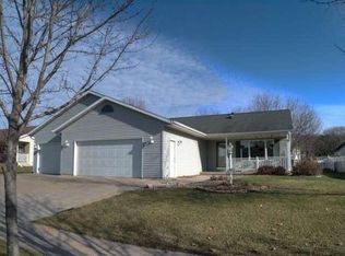 2108 Greenview Ln, Onalaska, WI 54650
