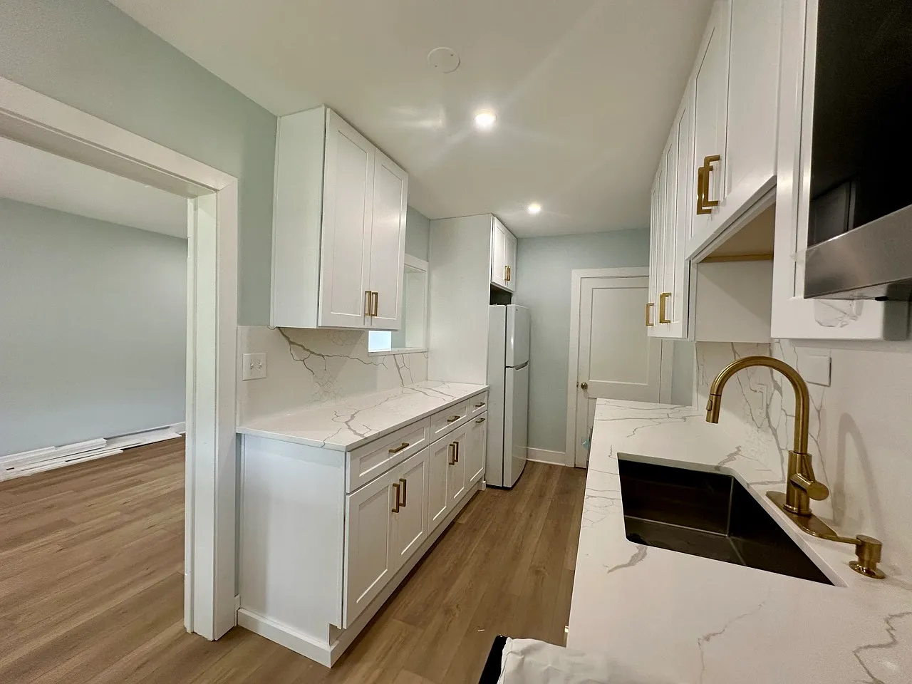 863 Bosley Ave — Photo 3