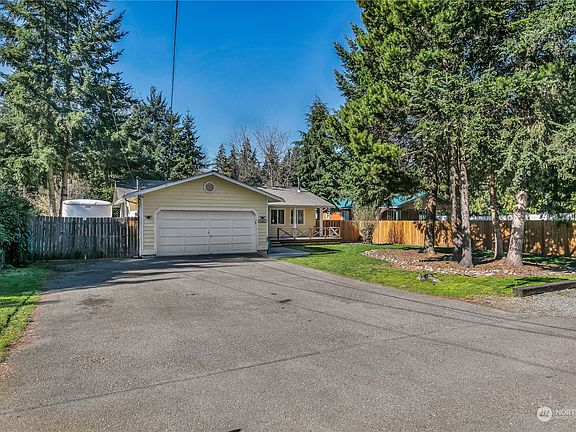 2nd image of 8716 Boxwood Court SE