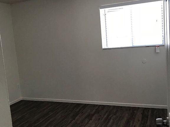 4th image of 3126 N 39th St APT 10