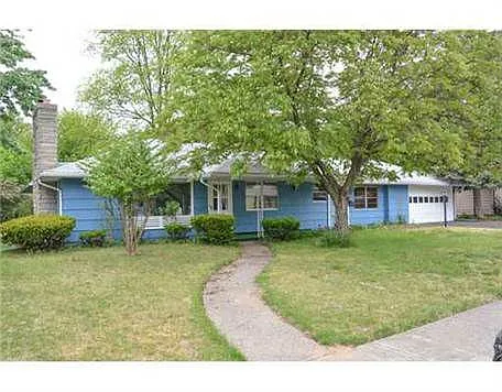 223 S Holiday Dr photo 1