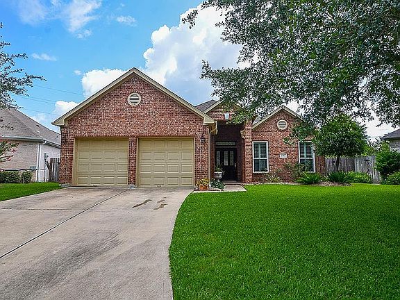 2nd image of 1703 Emerald Green Dr