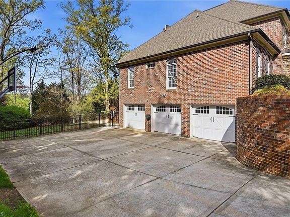 3rd image of 5522 Garden Park Ln
