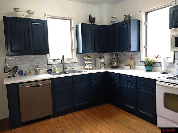 3rd image of 322 N Franklin St