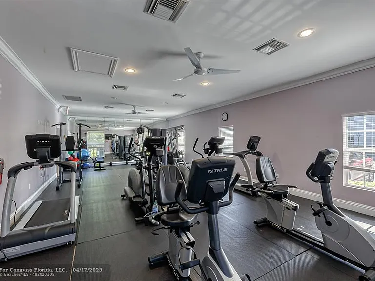 6485 Bay Club Dr #2 — Photo 15