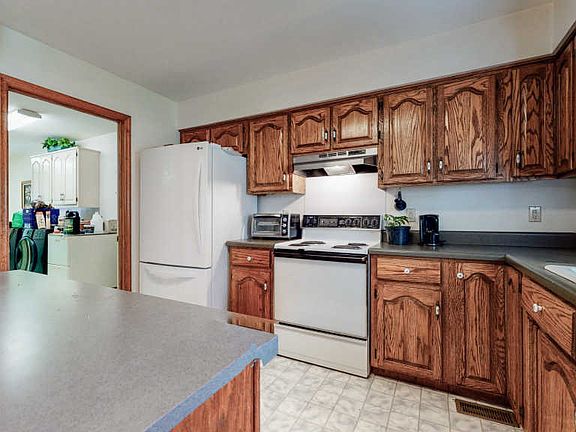 4th image of 132 Ashley Marie Dr