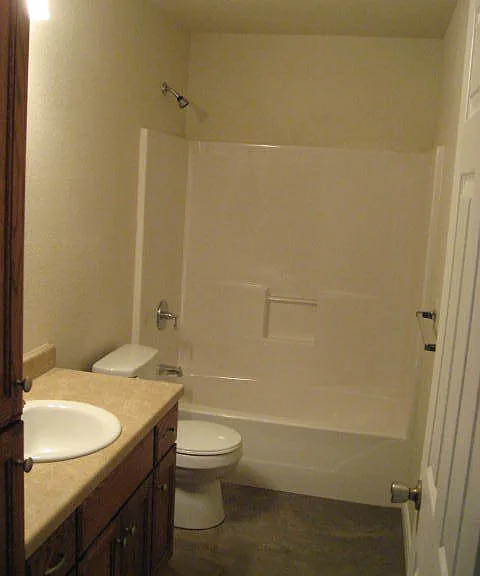 701 SE 4th St #A — Photo 5