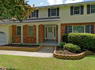 6 Sage Field Ln, Latham, NY 12110