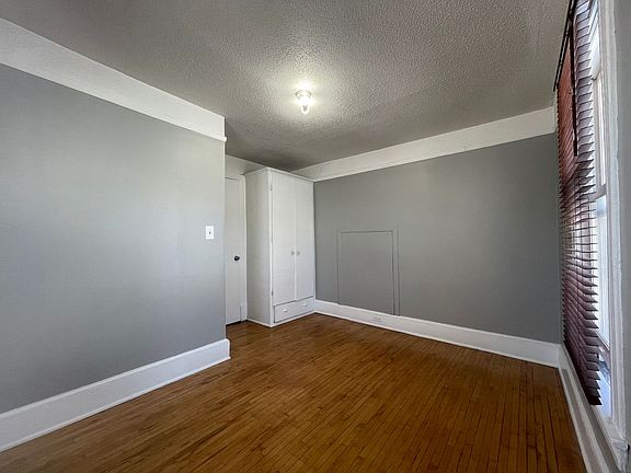 3rd image of 2121 11th Ave S