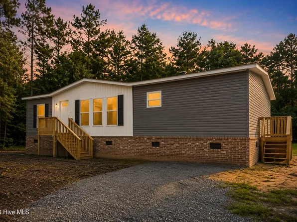 560 Lanier Avenue, Rocky Point, NC 28457