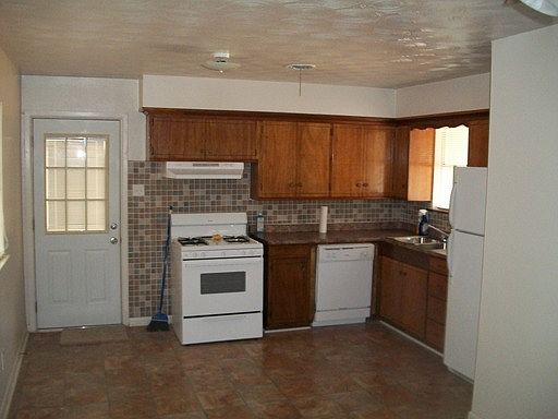 4th image of 1603 Lyndale Dr