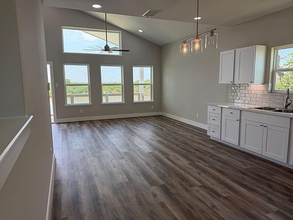 3rd image of 442 Private Road 670