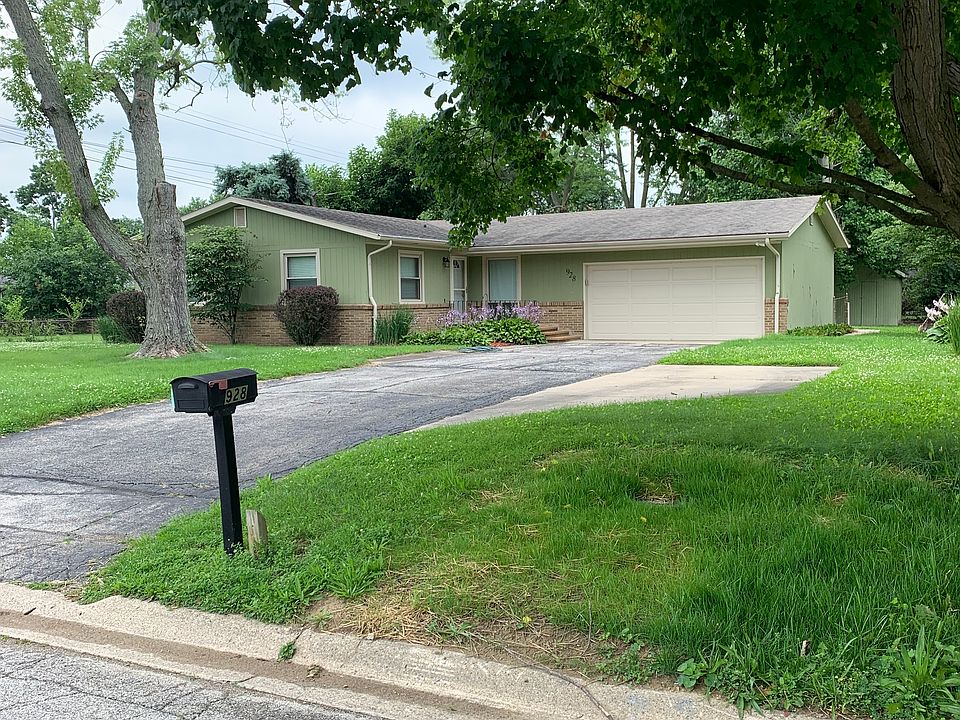 1st image of 928 Windsor Dr