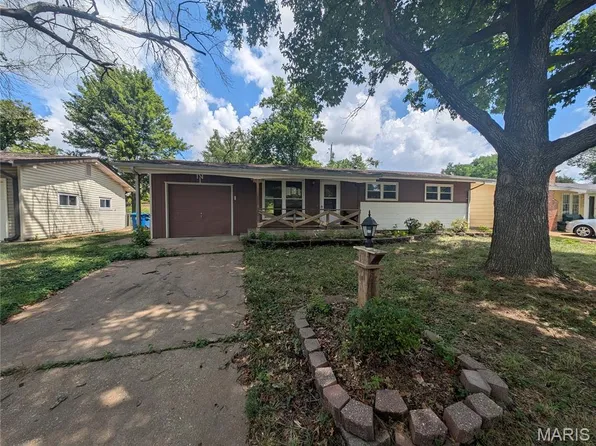 10533 Roscommon Dr, Saint Louis, MO 63123