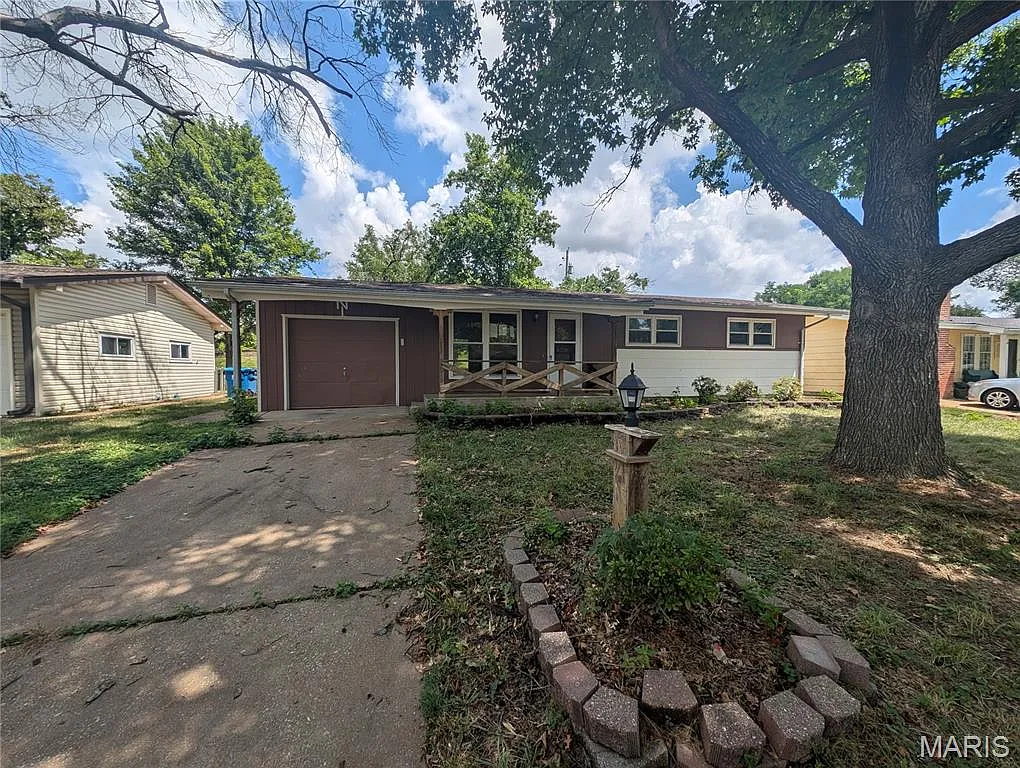 10533 Roscommon Dr photo 1