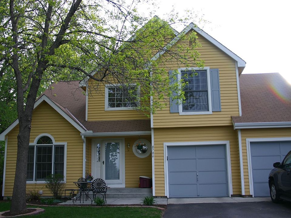 4 BR Walkout on Cul-De-Sac