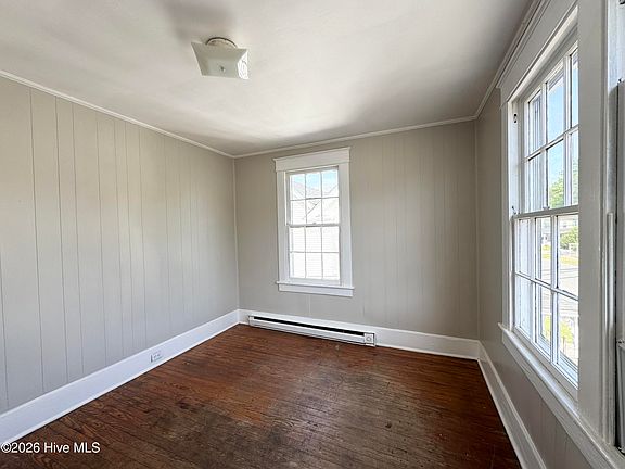 2nd image of 207 E Burgess St #B