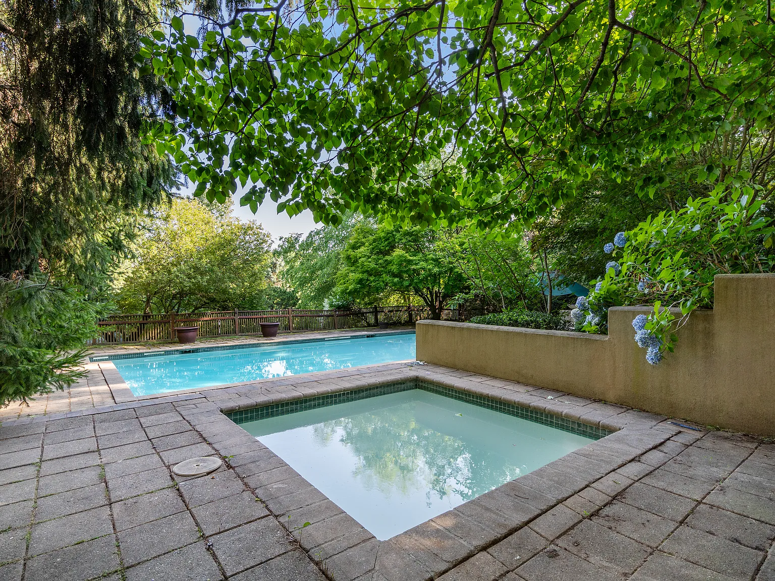 5 bed, 3.5 bath, 5636 sqft, $12,000 — Photo 4