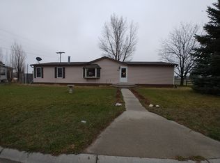 716 Crook St, Hemingford, NE 69348