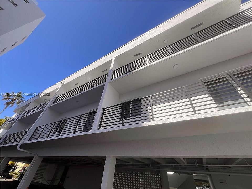 Building Photo 4