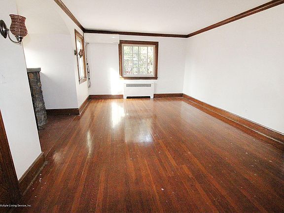 3rd image of 749 Huguenot Ave