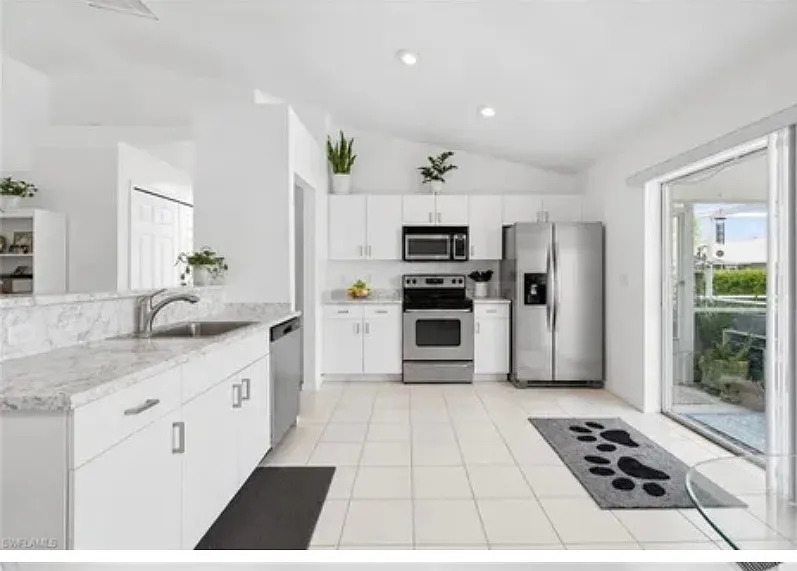 3 bed, 1422 sqft, $2,500 — Photo 3