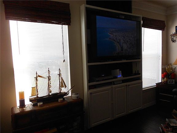 4th image of 10402 Villa View Cir #10402