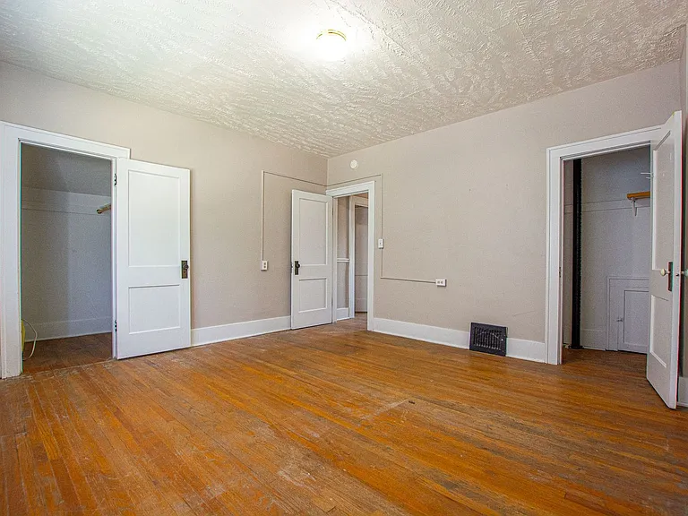 2202 Wirt St — Photo 14