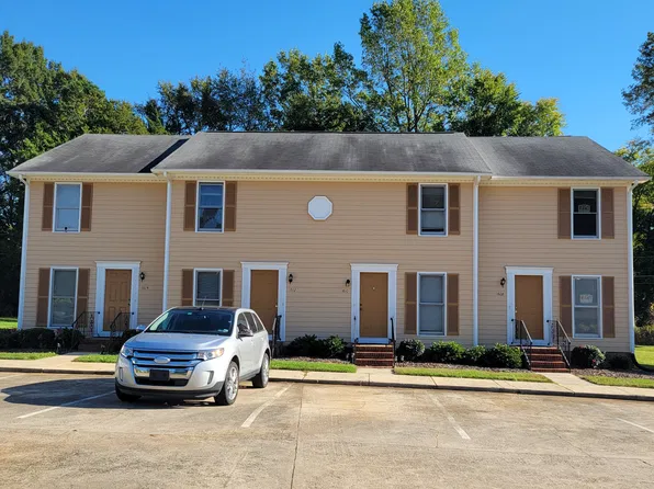 1608 Village Lake Dr, Charlotte, NC 28212