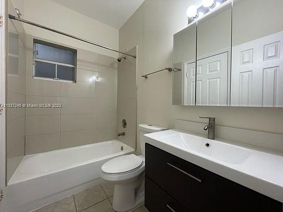 3rd image of 2850 SW Coconut Ave #3