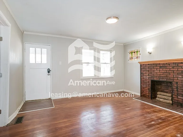 449519_004_wm_-_living_room_13605478.jpg