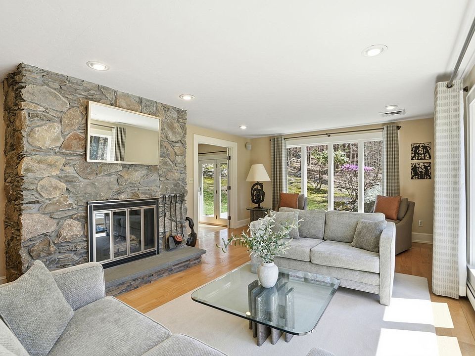 1st image of 119 Lazell St