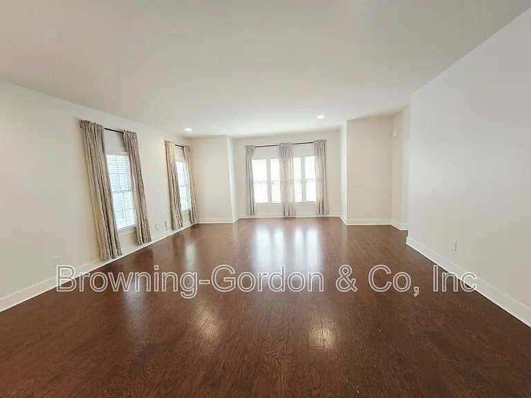 4017 Elkins Aly — Photo 6