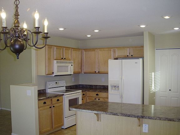 4th image of 41651 W Hillman Dr