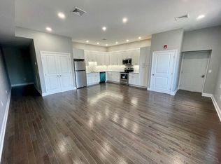 128 Center St APT B, Wallingford, CT 06492