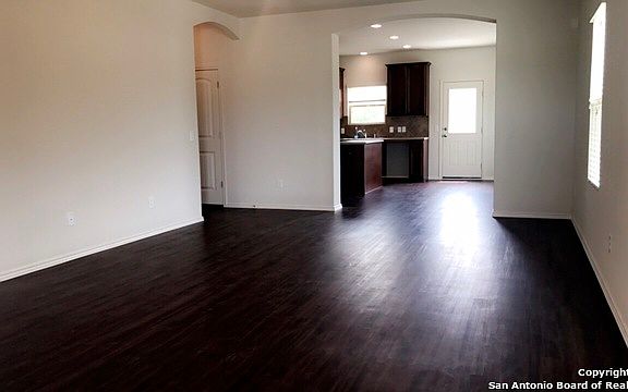 2nd image of 3602 Seco Tierra