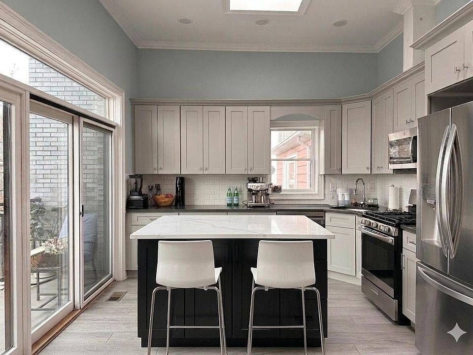 1st image of 37 Spruce St #5