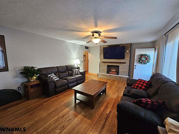 3rd image of 4318 Pleasant Dr