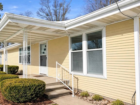 2nd image of 2717 E Washington Rd