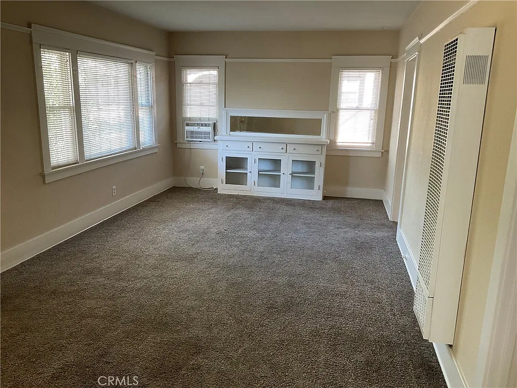 2 bed, 1000 sqft, $3,400 — Photo 4