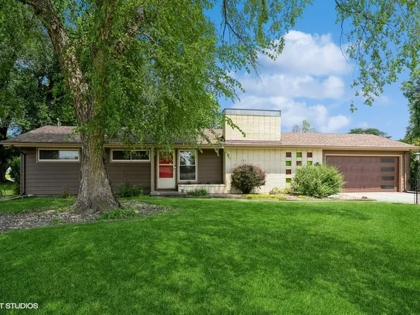 2301 Tomlin Ln, Des Moines, IA 50317