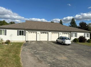 1144 Parkside Cir, Grand Blanc, MI 48439