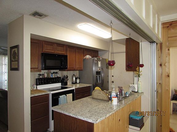 2nd image of 442 SE Verada Ave
