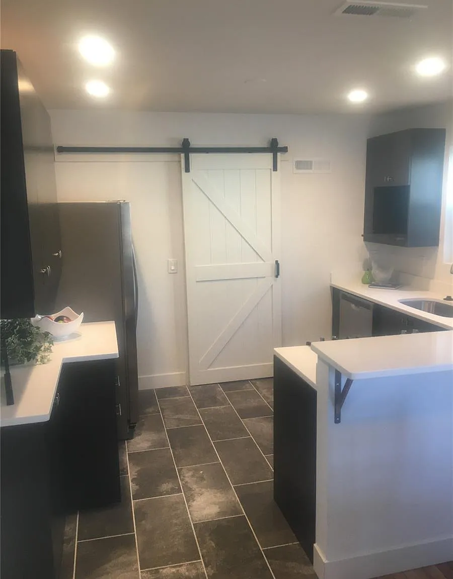 2 bed, 1091 sqft, $2,365 — Photo 1