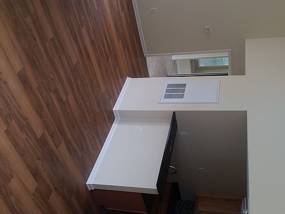 5th image of 5701 Woodlawn Green Cir APT A